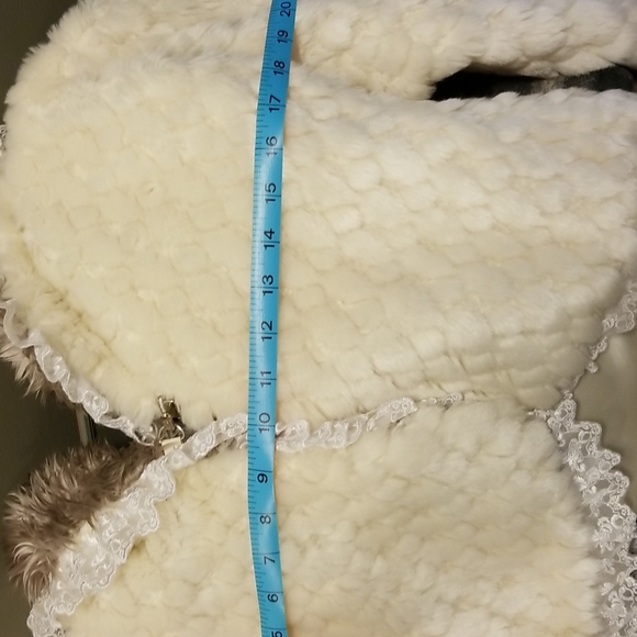 White Soft Lace Short Fur Coat - Picture 6 of 6